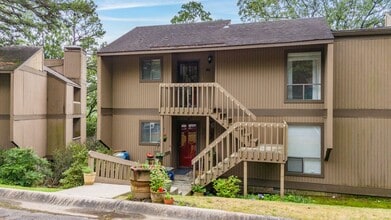Building Photo - 2 Bedroom 2 Bath in Ideal Location