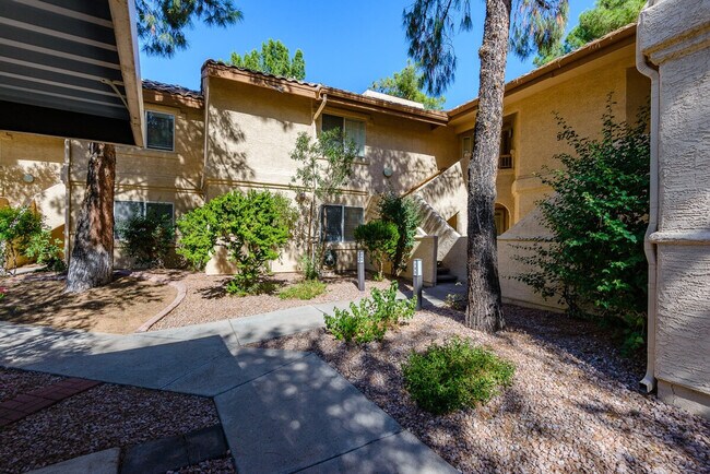 Building Photo - 9775 N 94th Pl