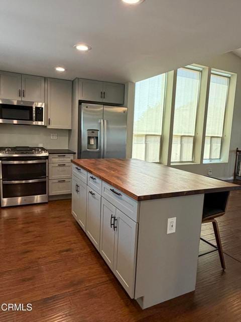 Building Photo - 650 Lions Gate Dr