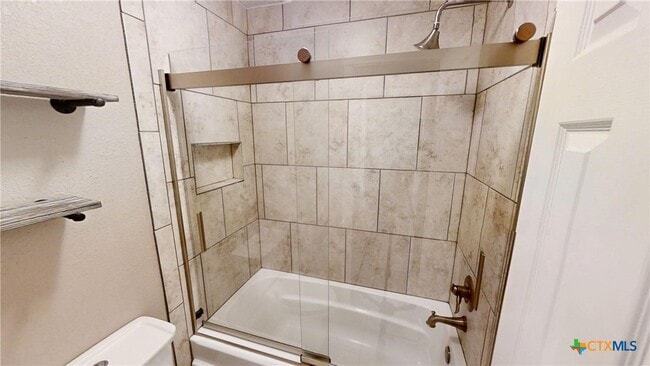 Building Photo - 8 E Shawnee Ln
