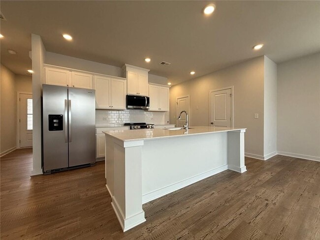 Building Photo - 7253 Mulberry St