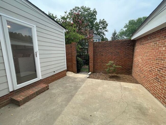 Building Photo - Coming Soon!!! Beautiful newly renovated townhome, Governors Square in Charlotte!