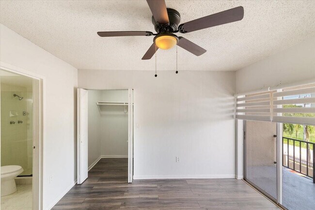 Building Photo - 5100 SW 41st St