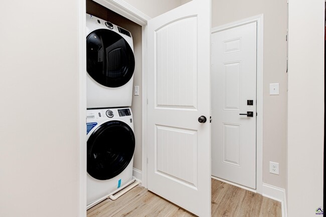 Building Photo - 1013 Northside Dr