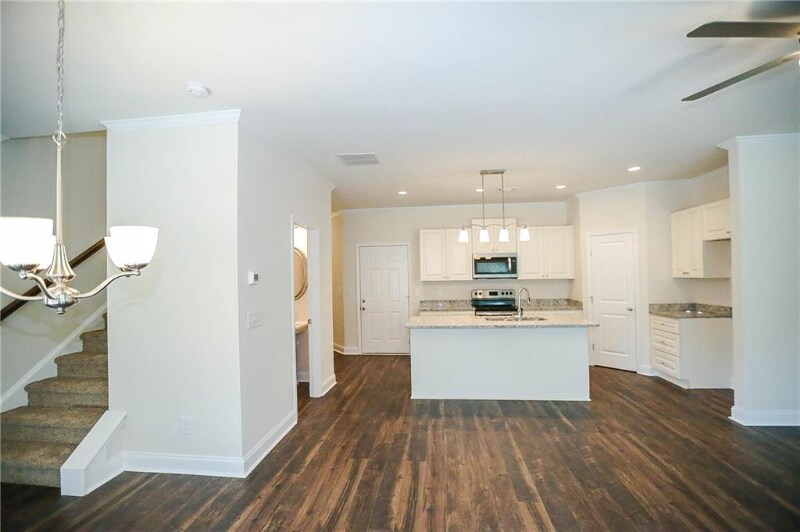 Building Photo - 327 Cashes Ct