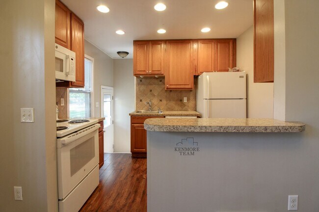 Building Photo - 2 Bedroom, 1 Bath Duplex in Central Richland