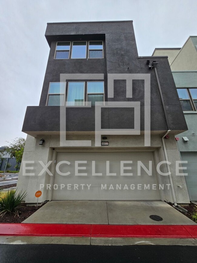 Building Photo - 6 Years New - Beautiful Townhouse With 3/3 with 2 Master Suites, Open Floor Plan, Attached 2 Car ...