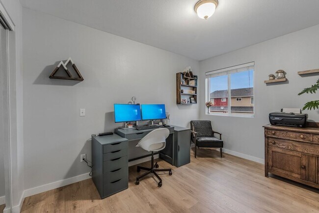 Building Photo - 3324 E Garrin Ct