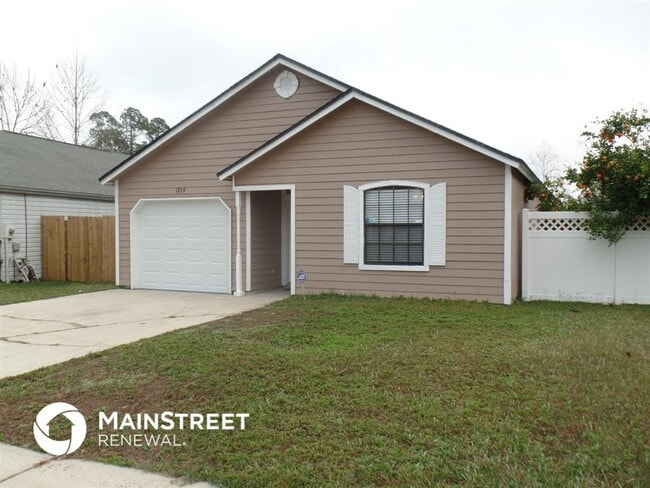 Building Photo - 1859 MacKenzie Ct N