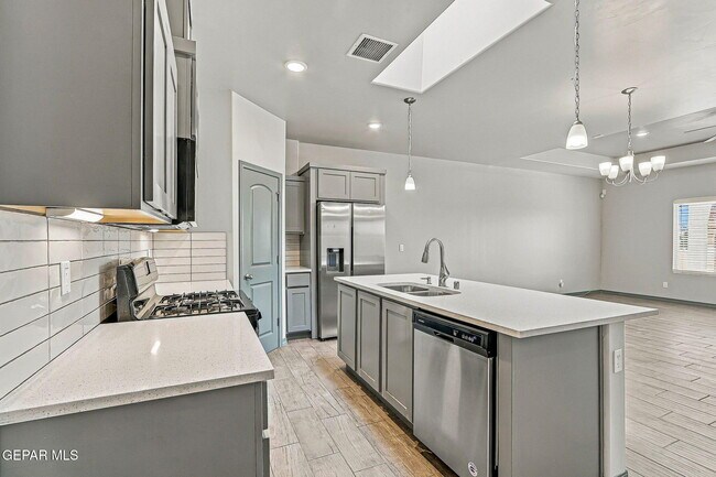 Building Photo - 12760 Dorchester Ave