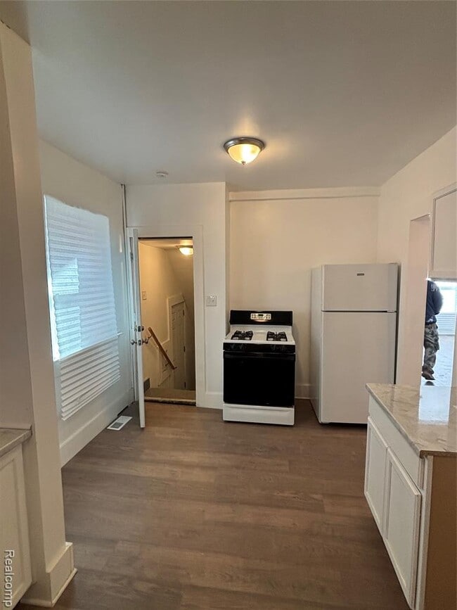 Building Photo - 3008 Cortland St