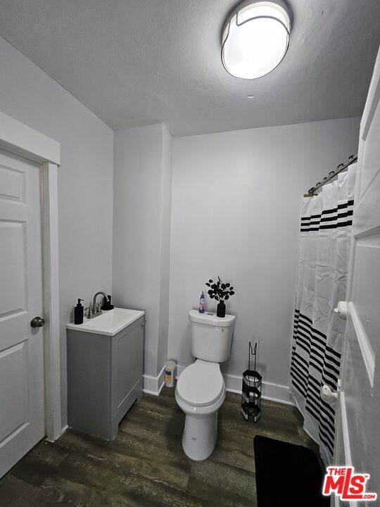 Building Photo - 2932 1/2 Normandie Ave