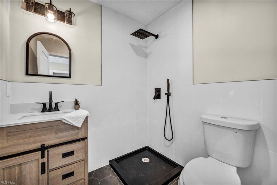 Building Photo - 3630 Raymont Blvd