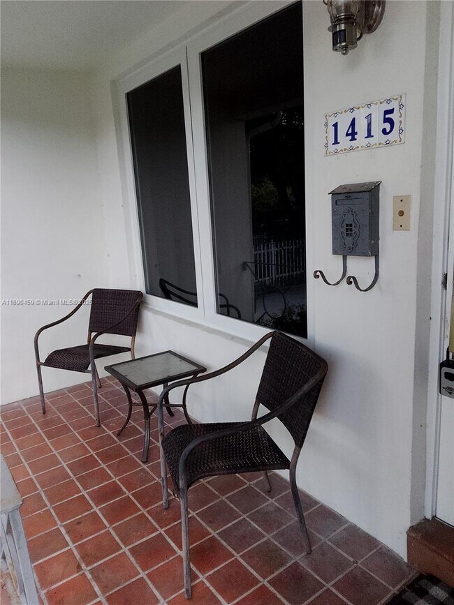 Building Photo - 1415 SW 17th Terrace