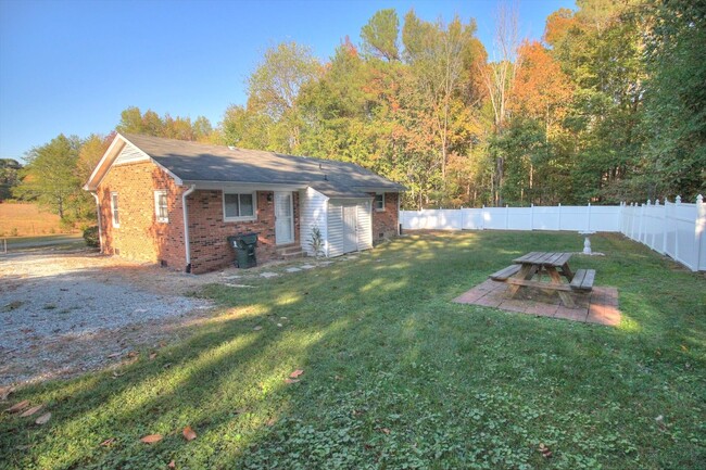 Building Photo - Adorable brick home in Northern Durham Cou...