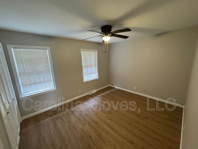 Building Photo - 160 Pine Creek Ct Ext