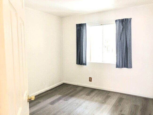 Building Photo - Coming Soon!! Live in the heart of Downtow...