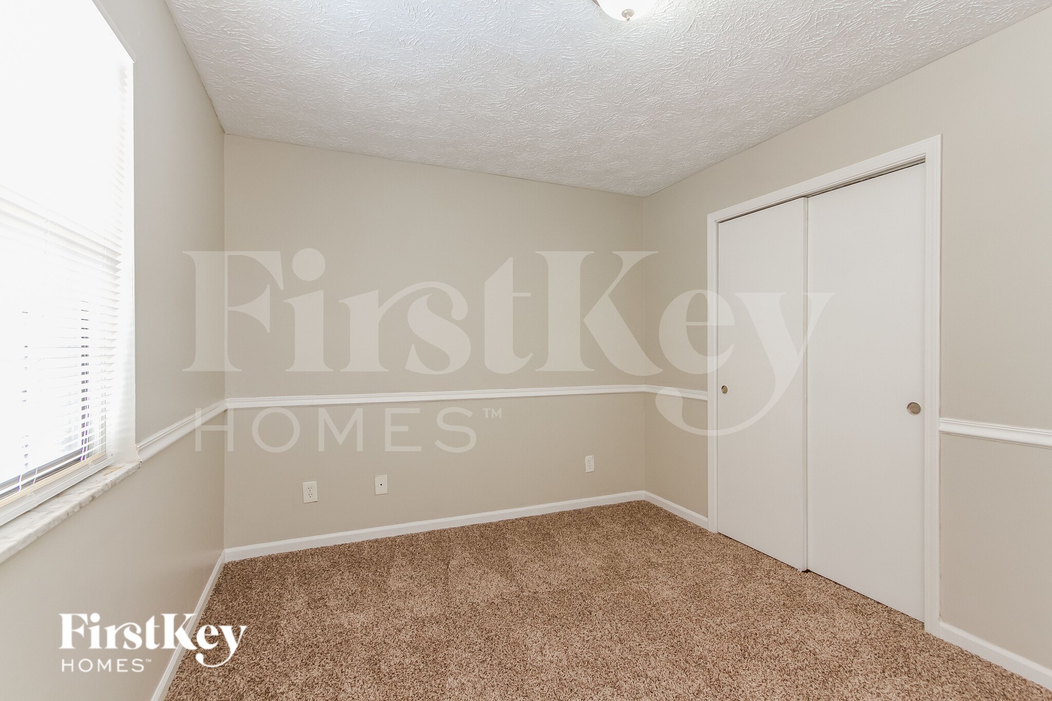 Building Photo - 241 Summit Ridge Dr