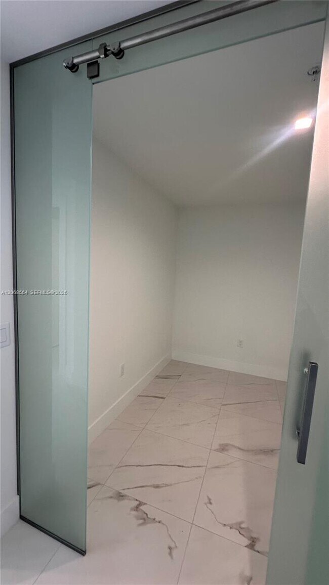 Building Photo - 1170 E Hallandale Beach Blvd