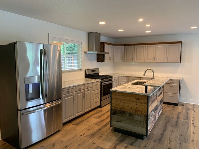 Building Photo - Honey stop the car one-Level ranch in the ...
