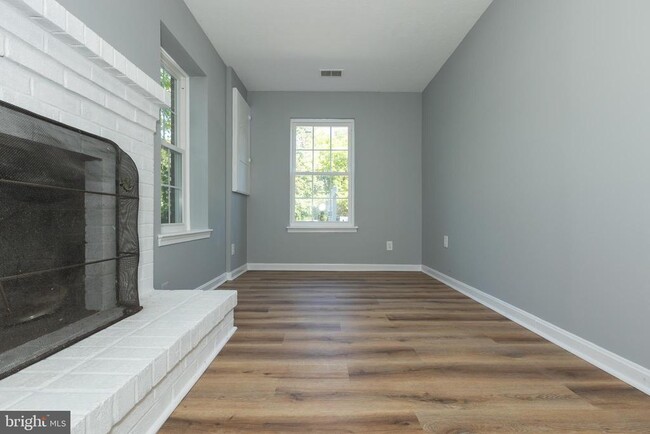 Building Photo - 13640 Deerwater Dr