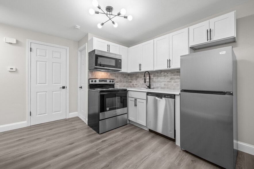 Building Photo - 60 Church St