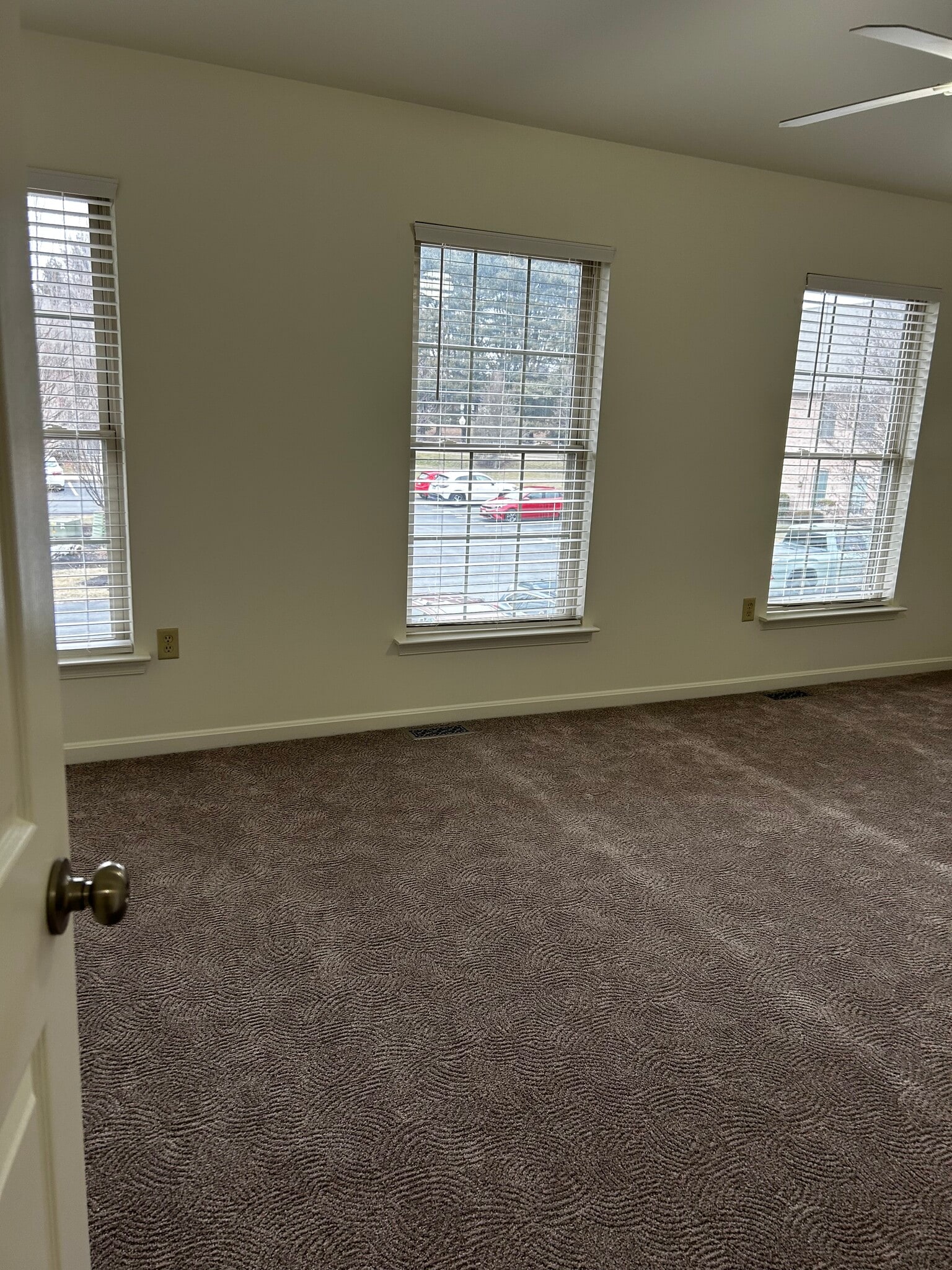 Master bedroom - 365 Melbourne Ln