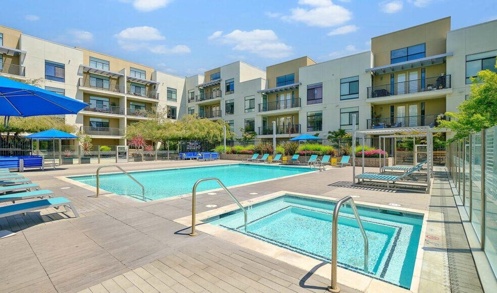 Building Photo - 1725 S Bascom Ave