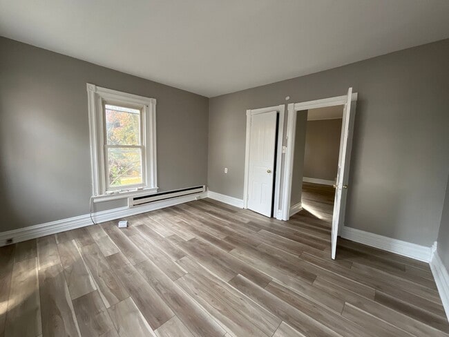 Building Photo - Newly renovated 3-bedroom, 2-bath home in ...