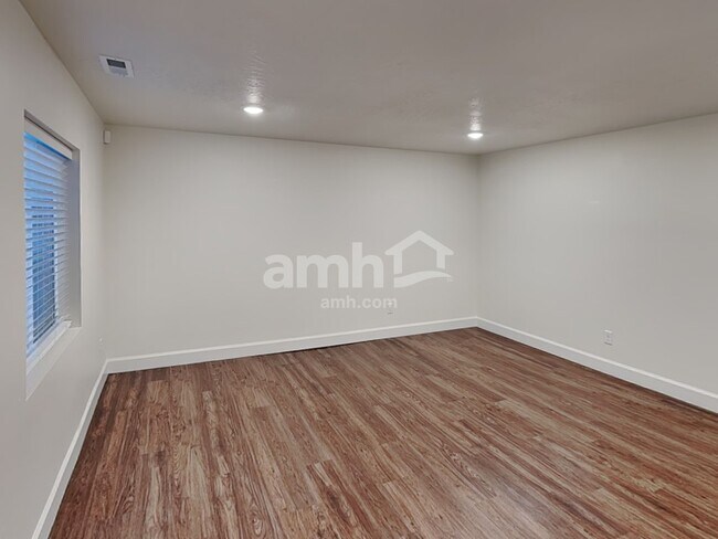 Building Photo - 5966 Verdigris Dr