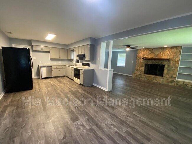 Building Photo - 7 Treadway St