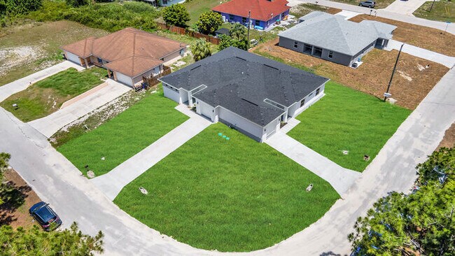 Building Photo - 4766 Nelson Dr
