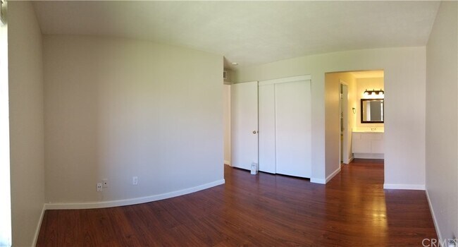 Building Photo - 1595 Border Ave