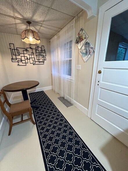 Building Photo - 2508 33rd Ave S