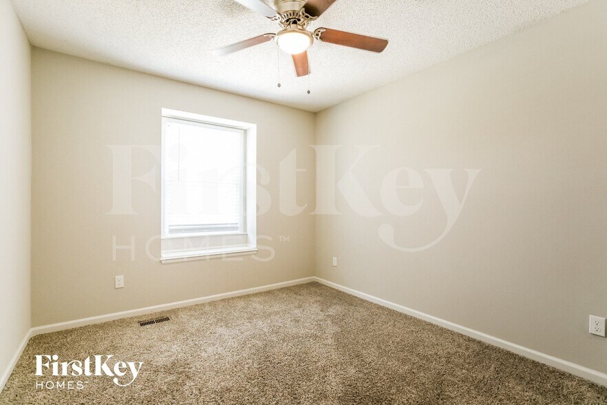 Building Photo - 1419 S Sheridan Bridge Pl