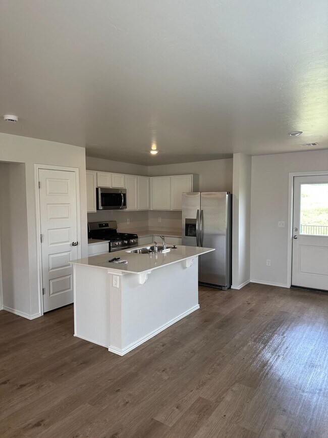Building Photo - 9705 Gray Wolf Ln