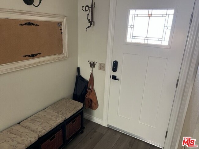 Building Photo - 729 Kenmore Cir