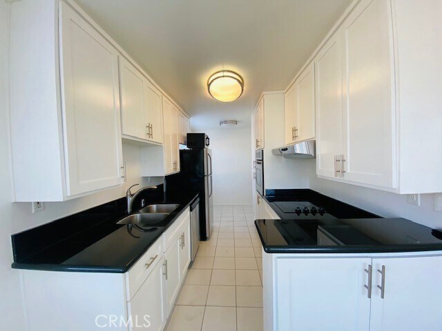 Building Photo - 811 6th St