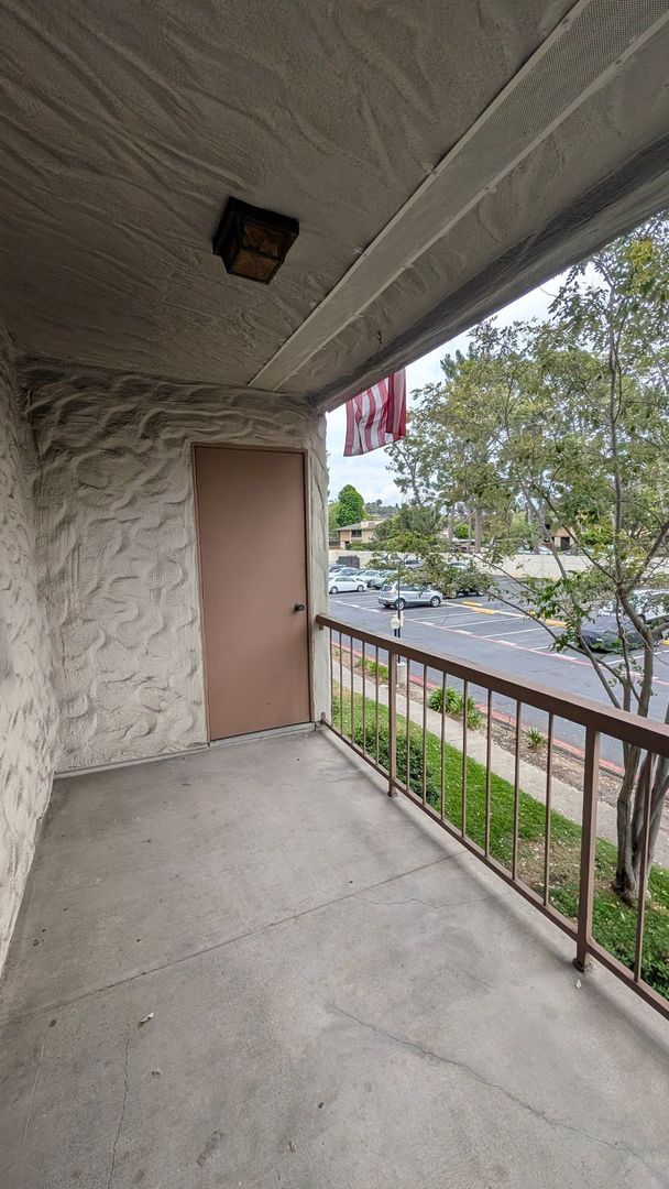 Building Photo - Move in ready - 1 Bedroom 1 bath on San Diego Mission Rd.