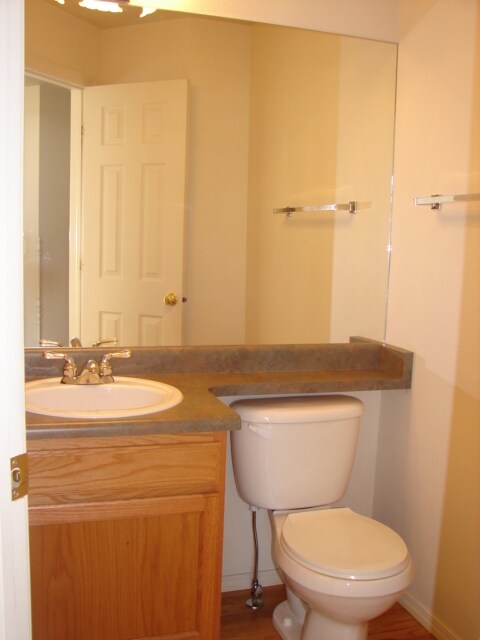 Building Photo - 1095 Scarlet Oak Dr