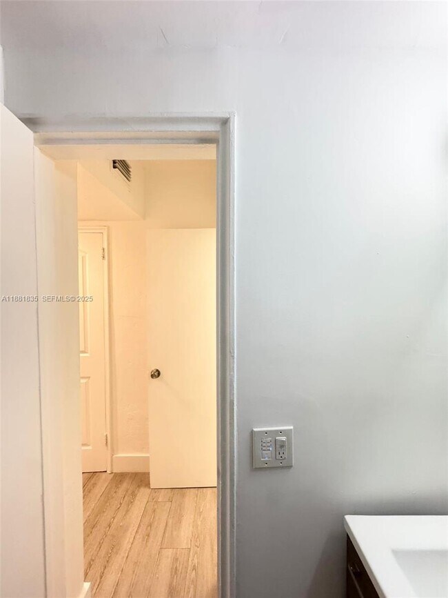 Building Photo - 7435 Byron Ave