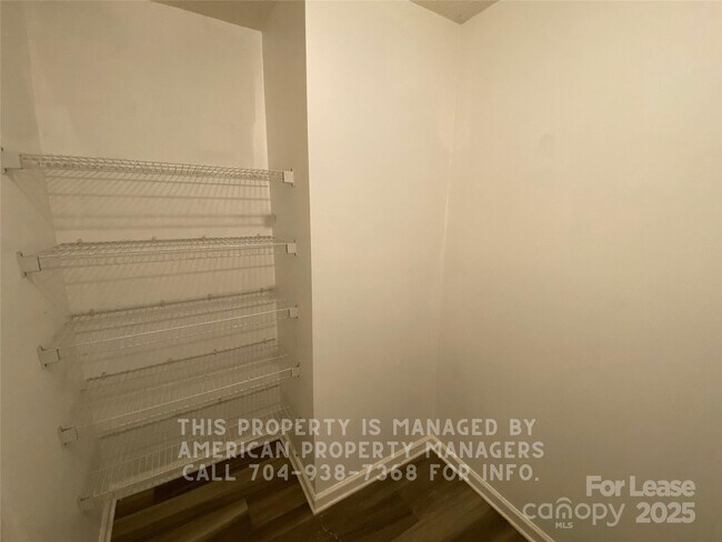 Building Photo - 152 Purple Finch Ln