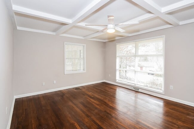 Building Photo - Gorgeous 3BR Home with Covered Parking in Prime Kennesaw Location