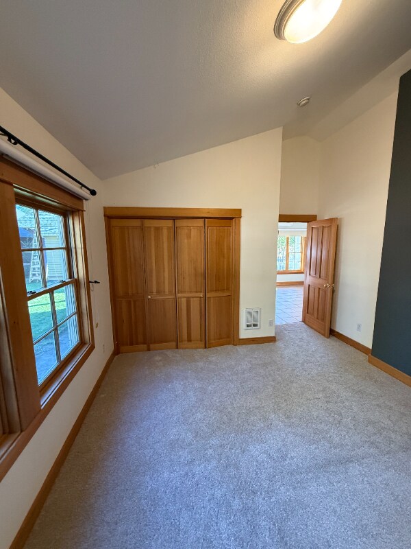 Building Photo - 514 NW Delaware Ave