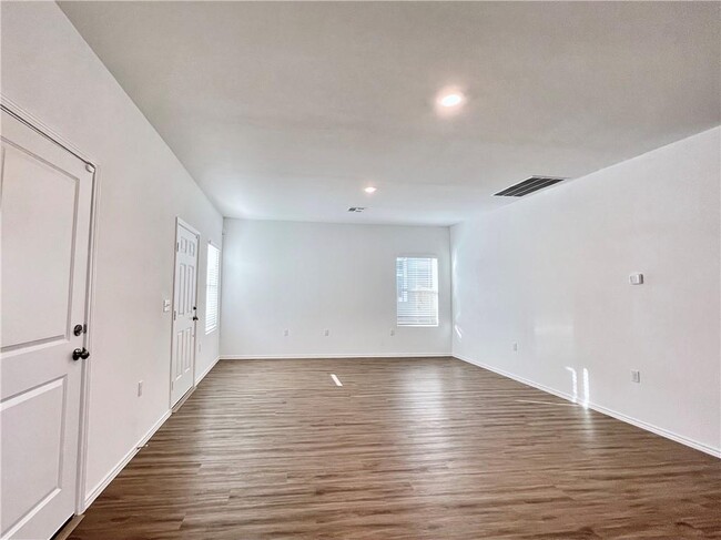 Building Photo - 2408 Nightview Dr