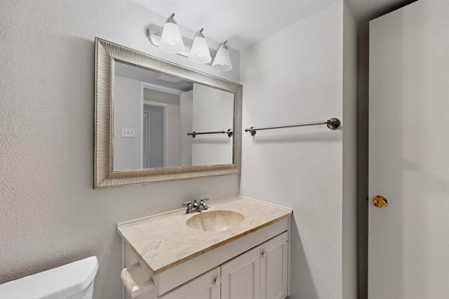 Building Photo - 4009 Providence Dr