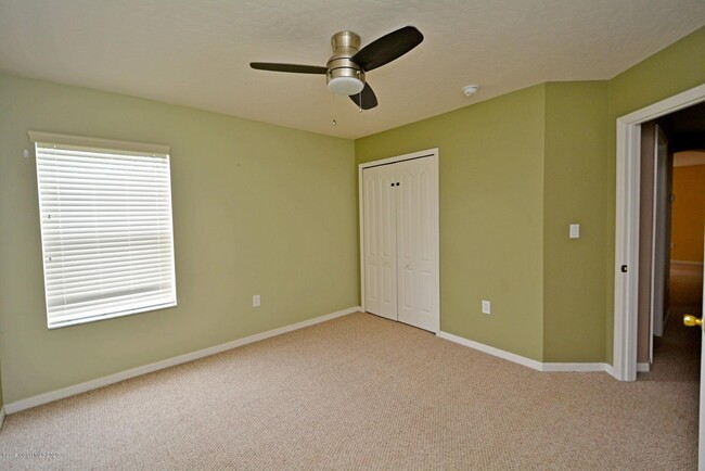 Building Photo - 820 Glen Abbey Way