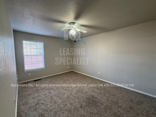 Building Photo - West Norman 3 Bed 2 Bath Garden home!