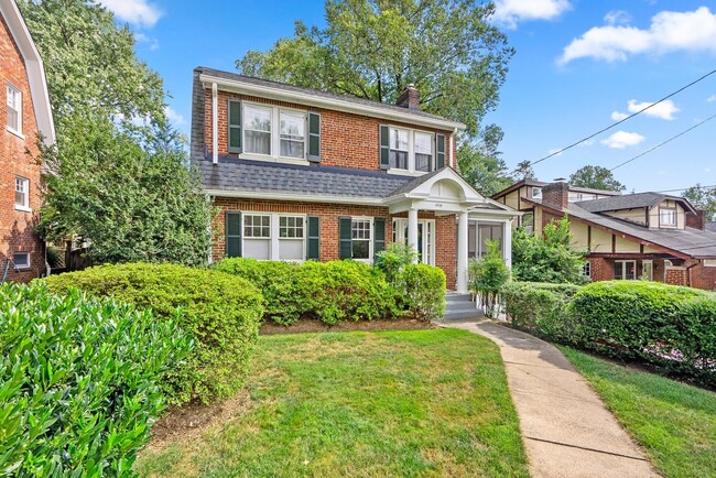 Building Photo - 3 Bed 3 Bath - Silver Spring Colonial - Dr...