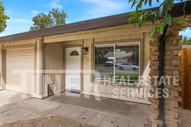 Building Photo - 4711 Large Oak Ct